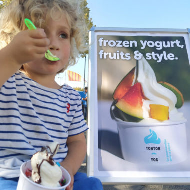 Une solution complete et clé en main de Frozen Yogurt dans votre établissement, nous vous amenons tout sur un plateau!