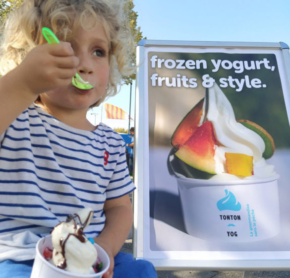 Une solution complete et clé en main de Frozen Yogurt dans votre établissement, nous vous amenons tout sur un plateau!